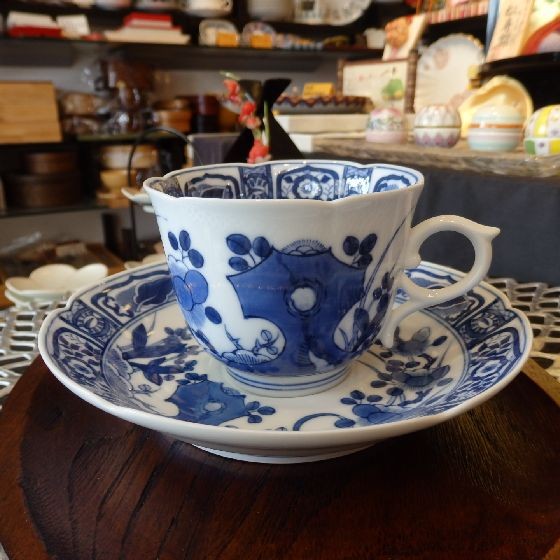 深川製磁　VOC 芙蓉手　染付高台　コーヒーカップ&ソーサーと20cm皿　希少 深川製磁 VOC 芙蓉手 染付高台 コーヒーカップ&ソーサーと20cm皿