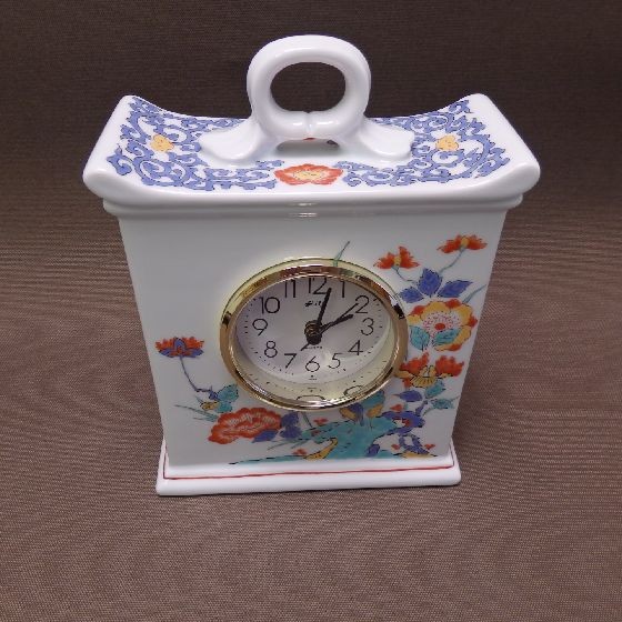 有田焼 賞美堂 其泉窯 色絵岩花鳥文 置時計 賞美堂 有田焼 色絵岩花鳥紋置時計 其泉 記念品 贈答品 : リビングT&S