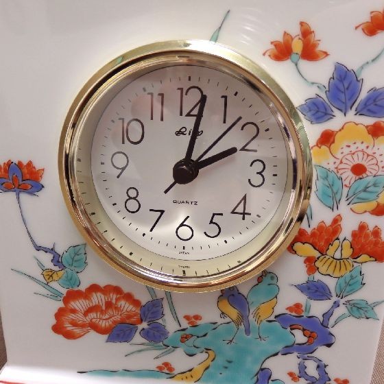 賞美堂 有田焼 色絵岩花鳥紋置時計 其泉 記念品 贈答品 : リビングT&S