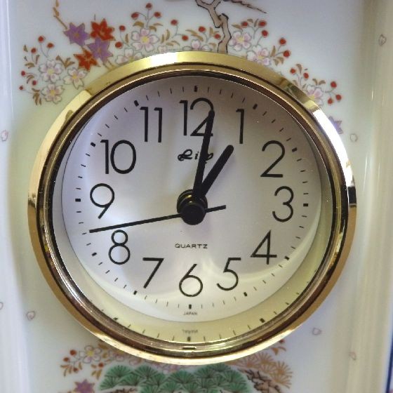 賞美堂 有田焼 春秋文置時計 其泉 記念品 贈答品 : リビングT&S - 通販