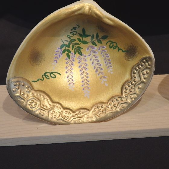 新品　紫式部　はまぐり　手描き　貝合わせ　7.5×6　桐板台　インテリア飾り 新品 紫式部 はまぐり 手描き 貝合わせ 7.5×6 桐板台 インテリア飾り