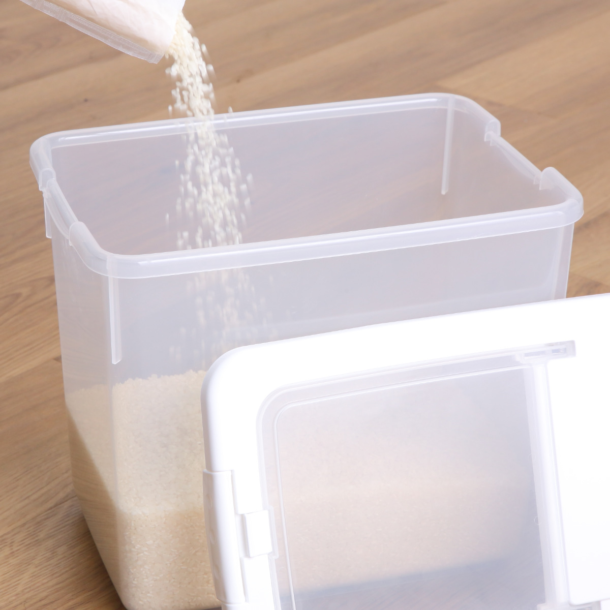 サンコープラスチック 米びつ 10kg お米ケース 計量カップ付き （ 日本