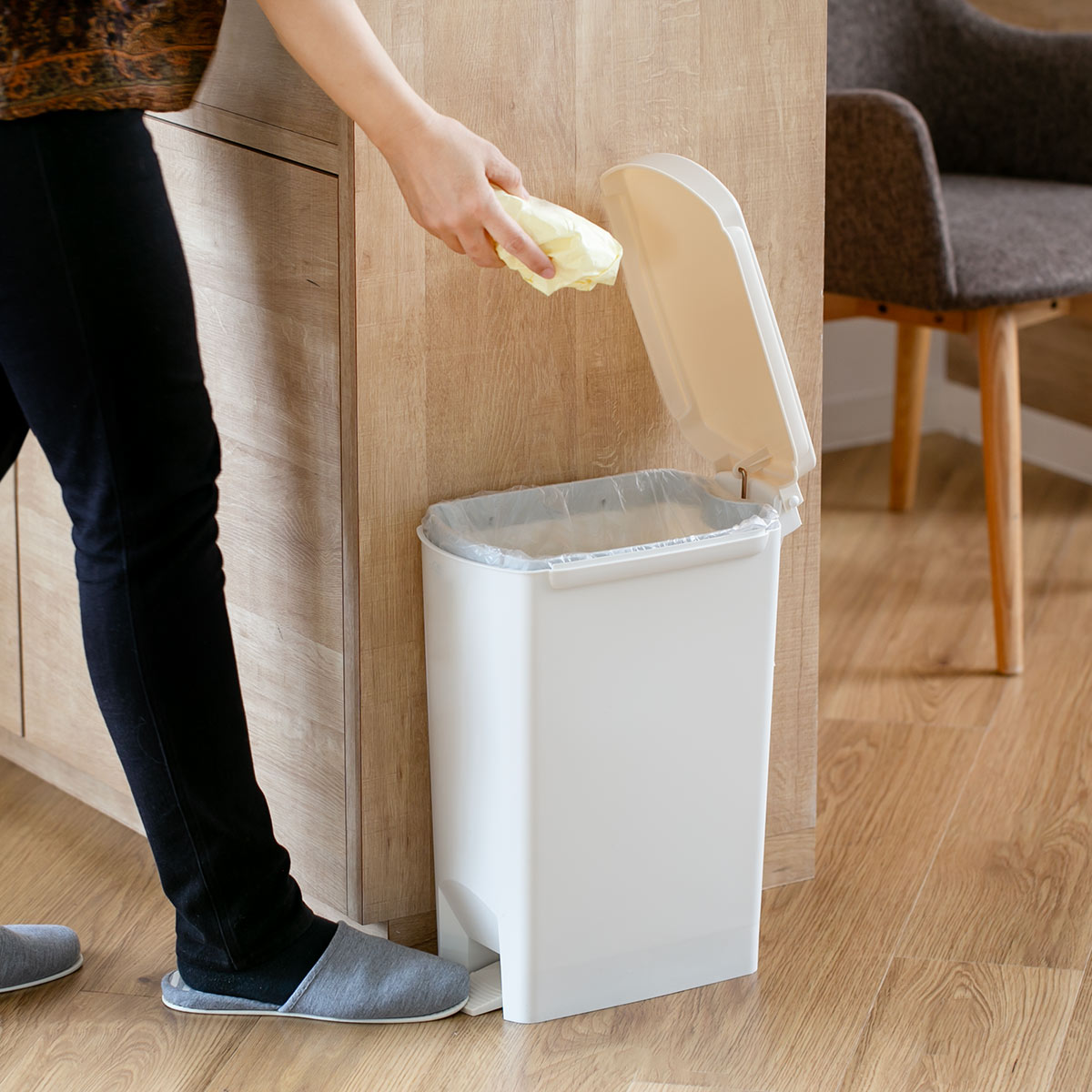 【レア色】完売品ホワイトペダル式分別ゴミ箱15L×15L防臭密閉インナーバケット TONBO（新輝合成） ゴミ箱 15L ふた付き セパ 抗菌 超 スリム ペダル