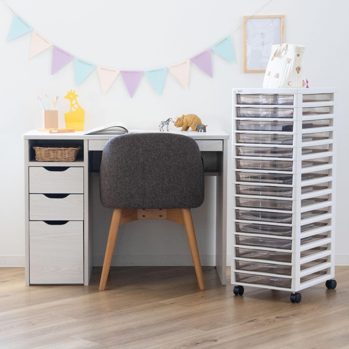 書類ケース フロアケース アプロス B4 浅型 15段 幅32.3×奥行40.6×高さ