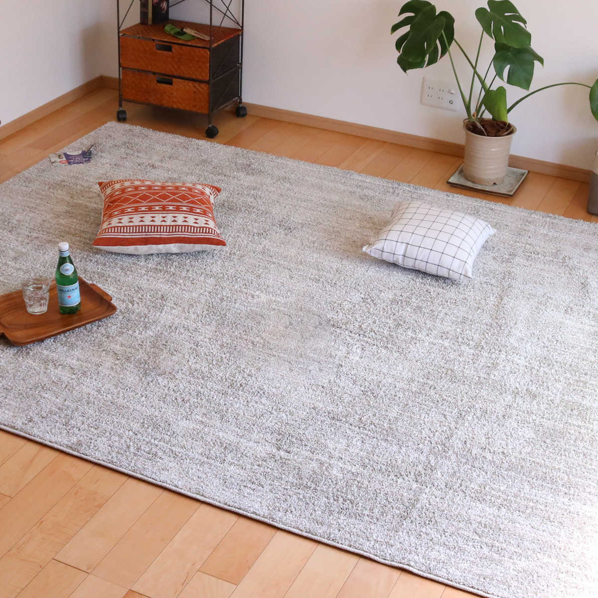 スミノエ ラグ リュストル 100×140cm 防炎 防ダニ 床暖房対応