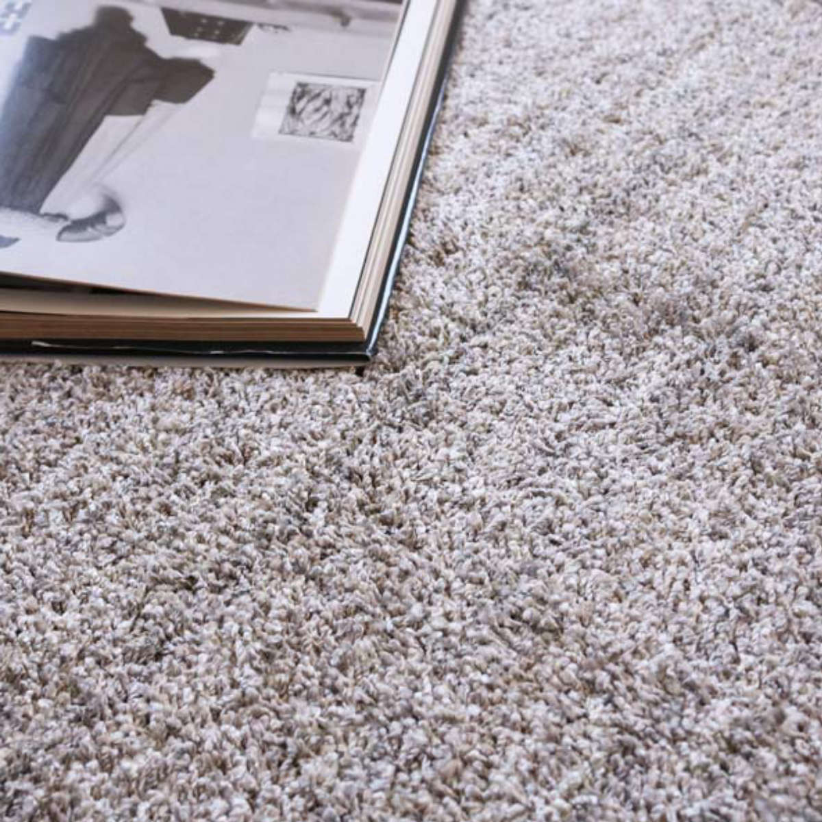 スミノエ ラグ リュストル 楕円形 140×200cm 防炎 防ダニ 床暖房対応