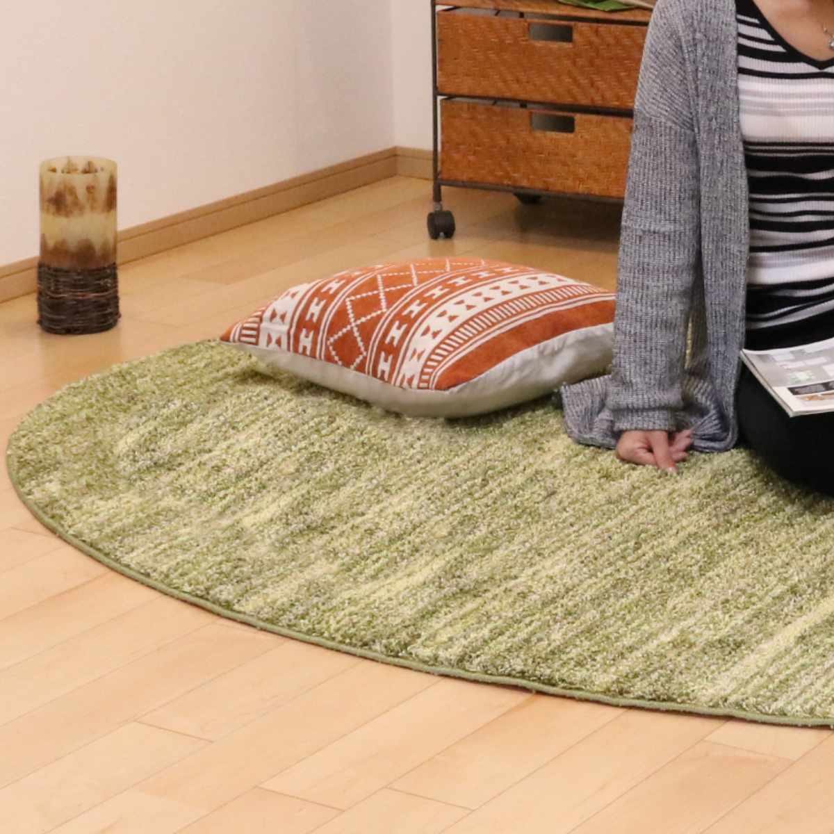 スミノエ ラグ リュストル 楕円形 140×200cm 防炎 防ダニ 床暖房対応