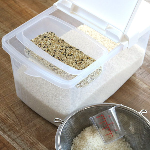 イノマタ化学 米びつ 5kg 米びつ革命 （ 計量カップ付き 米櫃 ライス