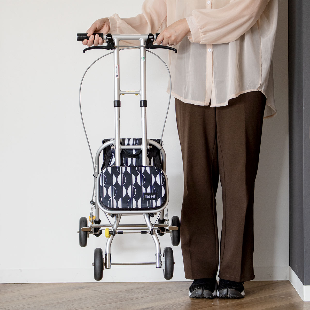 幸和製作所 シルバーカー コンパクトタイプ プチカ2 座れる （ カート