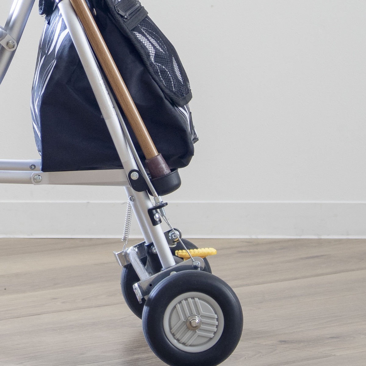 幸和製作所 シルバーカー コンパクトタイプ プチカ2 座れる （ カート