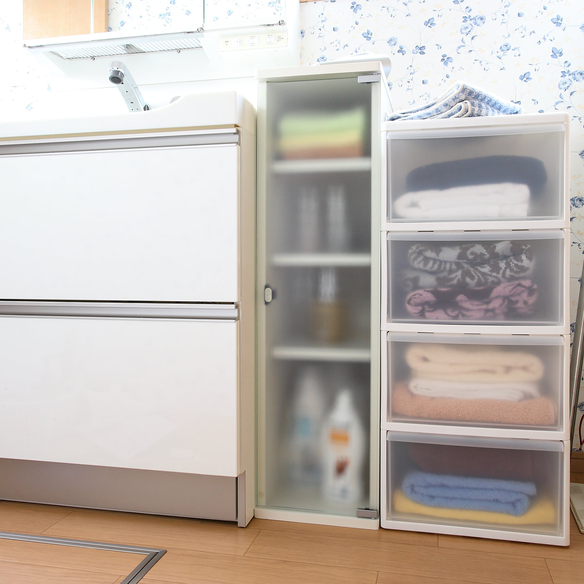 朝日木材加工 キッチン収納 すき間収納 食器棚 ガラスキャビネット 4段