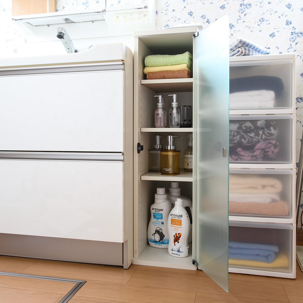 朝日木材加工 キッチン収納 すき間収納 食器棚 ガラスキャビネット 4段