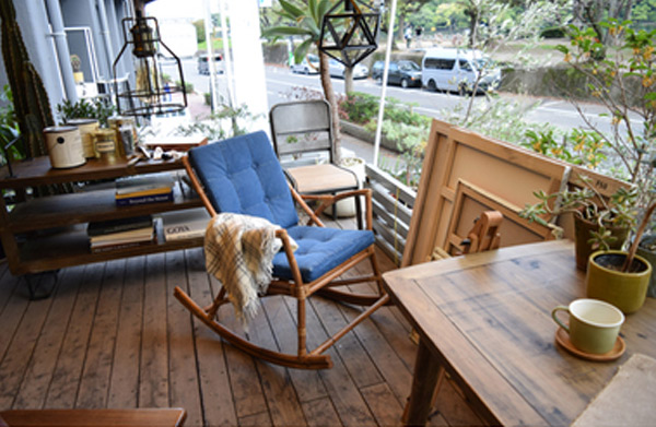 東谷 ロッキングチェア ラタン製 椅子 デニム生地 幅62cm （ チェア