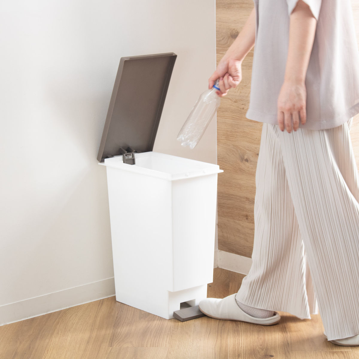 TONBO（新輝合成） ゴミ箱 20L スリムペダル ふた付き （ ごみ箱 20