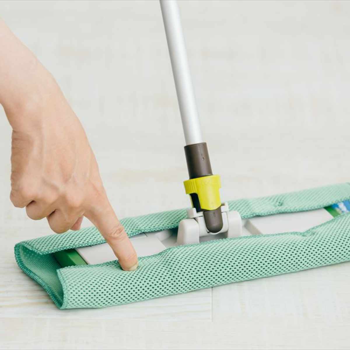山崎産業 フローリングワイパー フロアラボ 伸縮柄 抗菌加工 （ 山崎