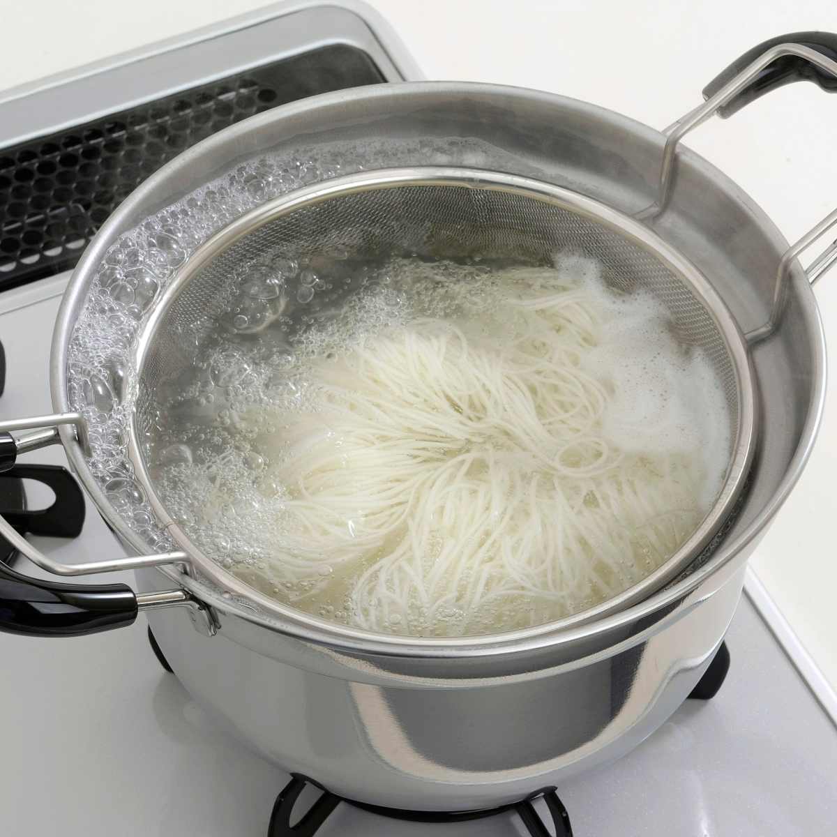 下村企販 両手鍋3点セット 22cm IH対応 蓋付き ザル付き ゆで名人