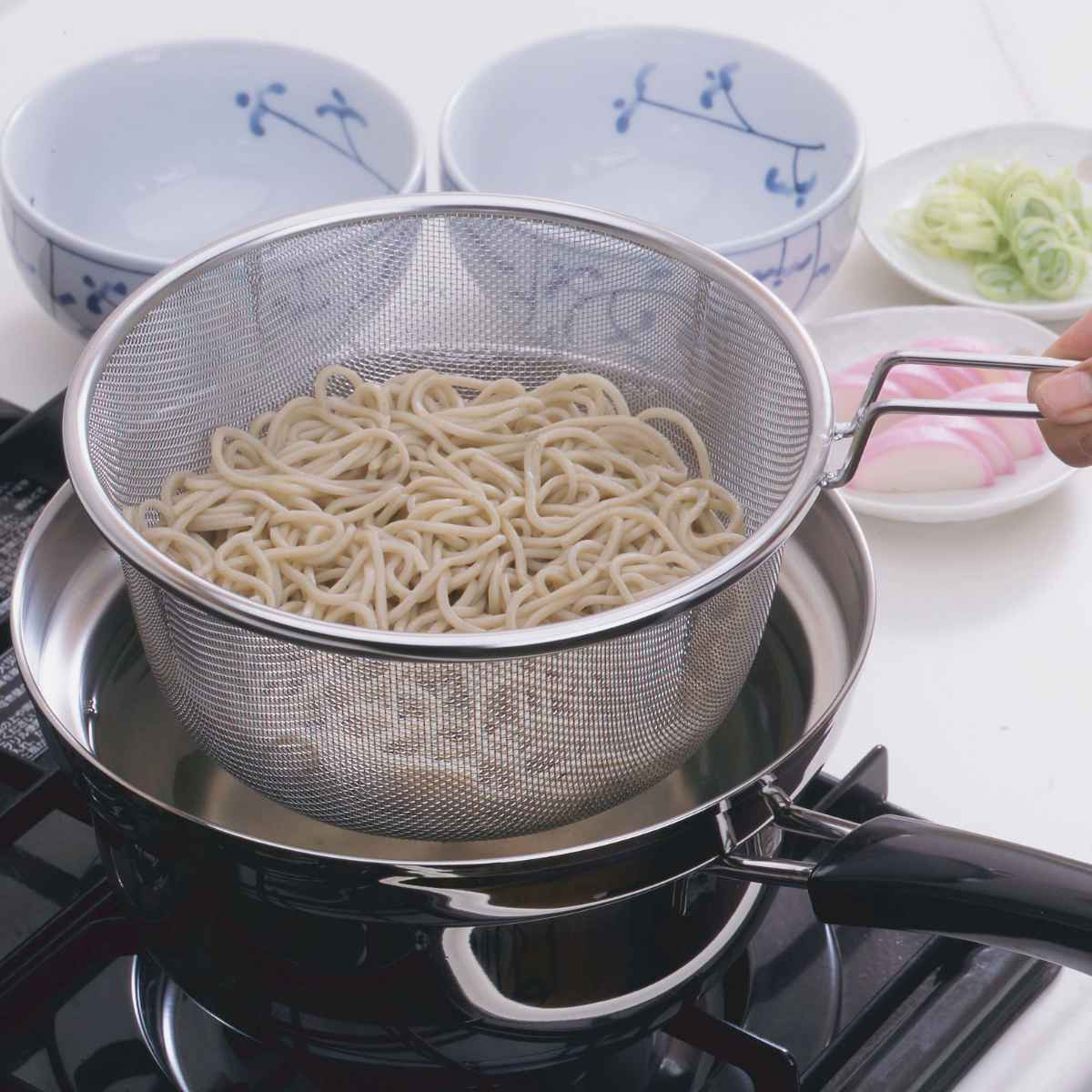 下村企販 片手鍋3点セット 20cm IH対応 蓋付き ザル付き ゆで名人