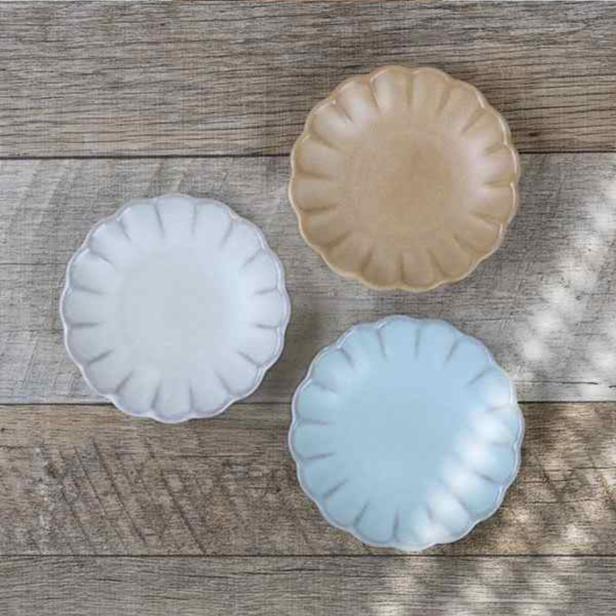 aito製作所 プレート 9cm 輪花皿 花皿 花シリーズ 洋食器 陶器 日本製