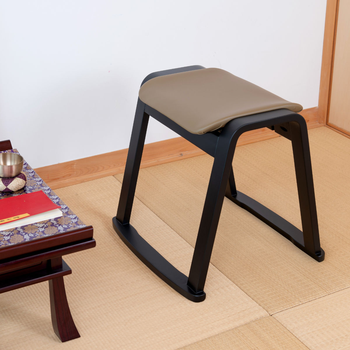 送料無料【未使用】国産高級スツール 東谷 スツール 同色4脚セット 高さ43cm スタッキング お座敷チェア