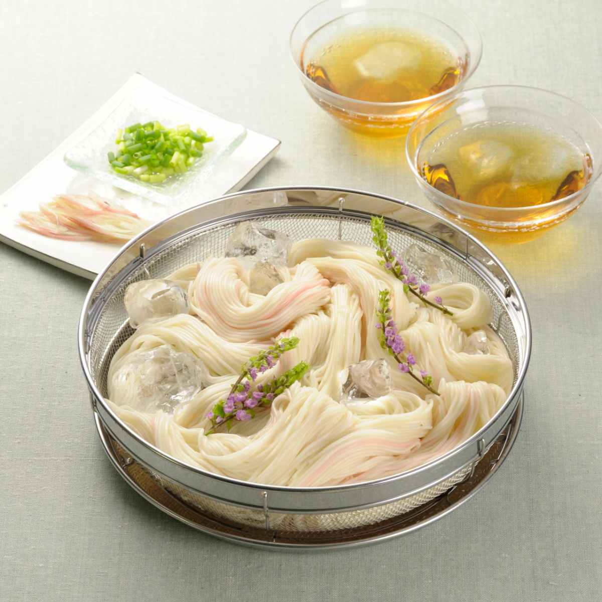 中古⚪️ラーメン、定食用トレー漆器 膳 約30cm x 25cm 20枚セット ヨシカワ ザル＆トレー2点セット 30cm 食道楽 盆ザル＆トレーセット