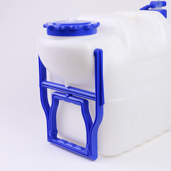 岩谷マテリアル ウォータータンク キャスター付き 20L コック付き 日本