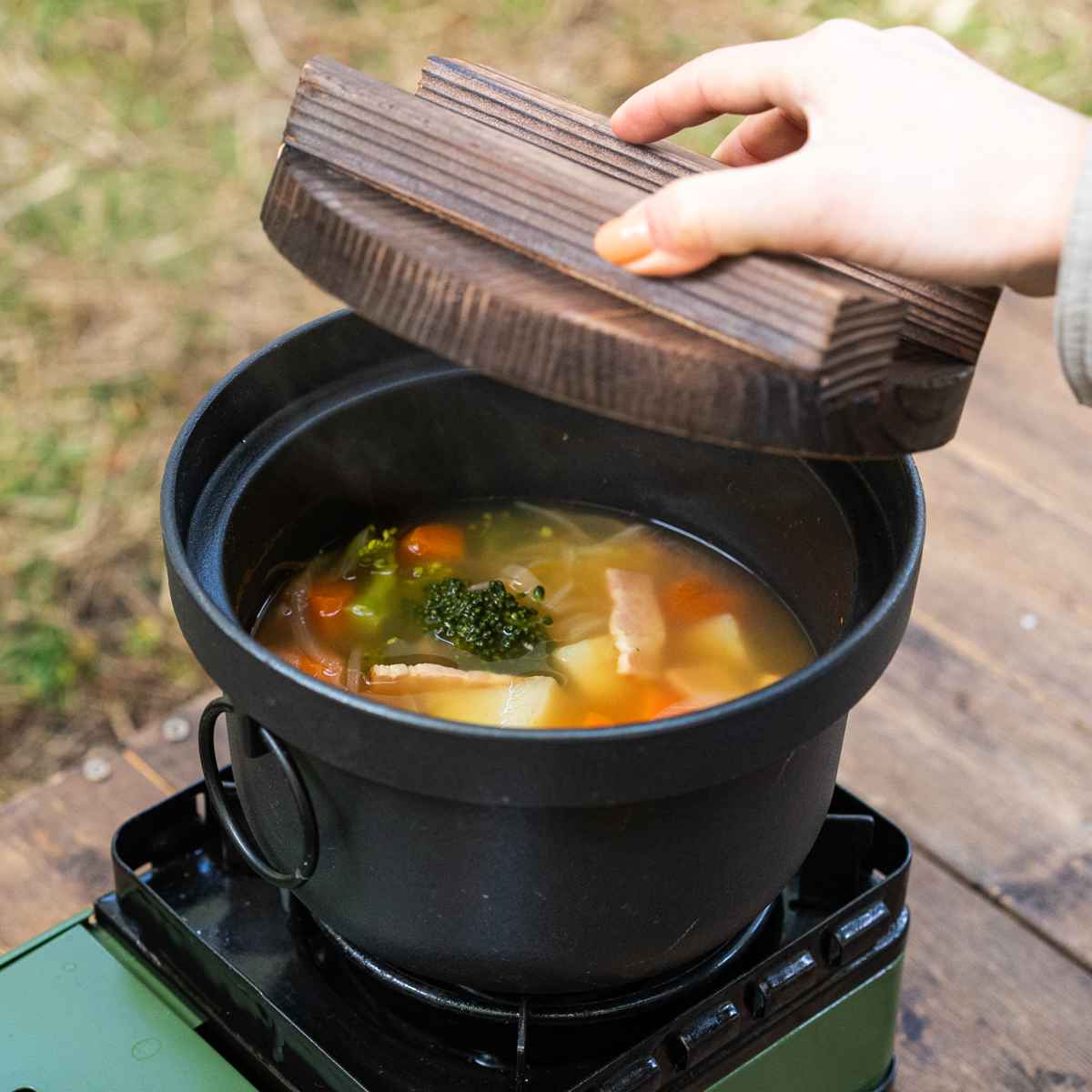 鉄瓶と鉄鍋　２ケセット 池永鉄工 炊飯鍋 2合 ガス火対応 鉄釜 南部鉄器 日本製 （ 2合炊き 鉄