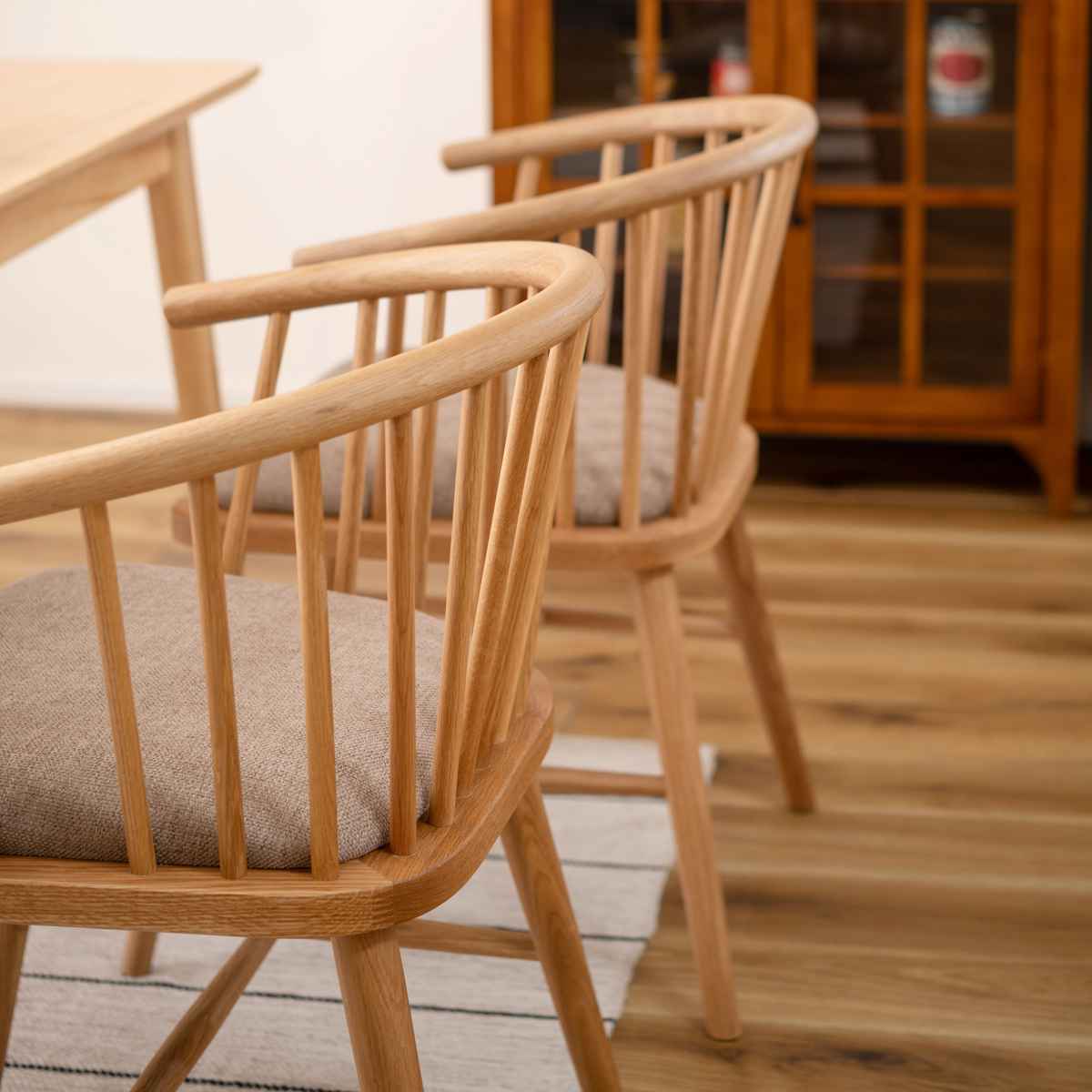 ダイニングチェア 椅子 天然木 ソフトレザー ファブリック 座面高47cm