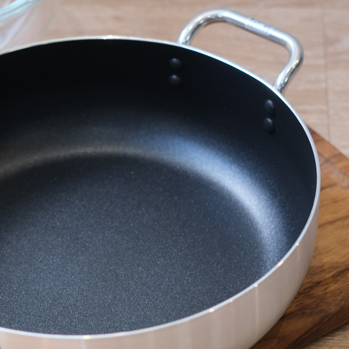 パール金属 両手鍋 22cm IH対応 オーブンにも使える卓上鍋 （ ガス火