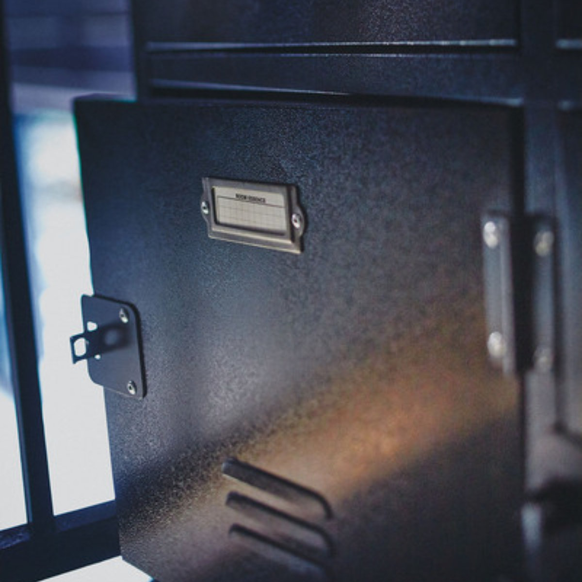 スチールラック 幅75cm 2段 扉付 ロッカー風 キャスター付 RALD