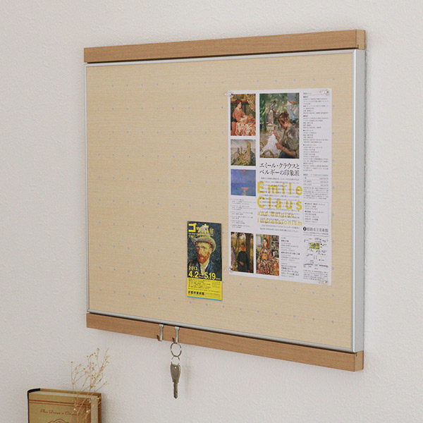 マグネットボード 壁掛け フック付き 木目調 50.6×60.5cm （ ウッディ