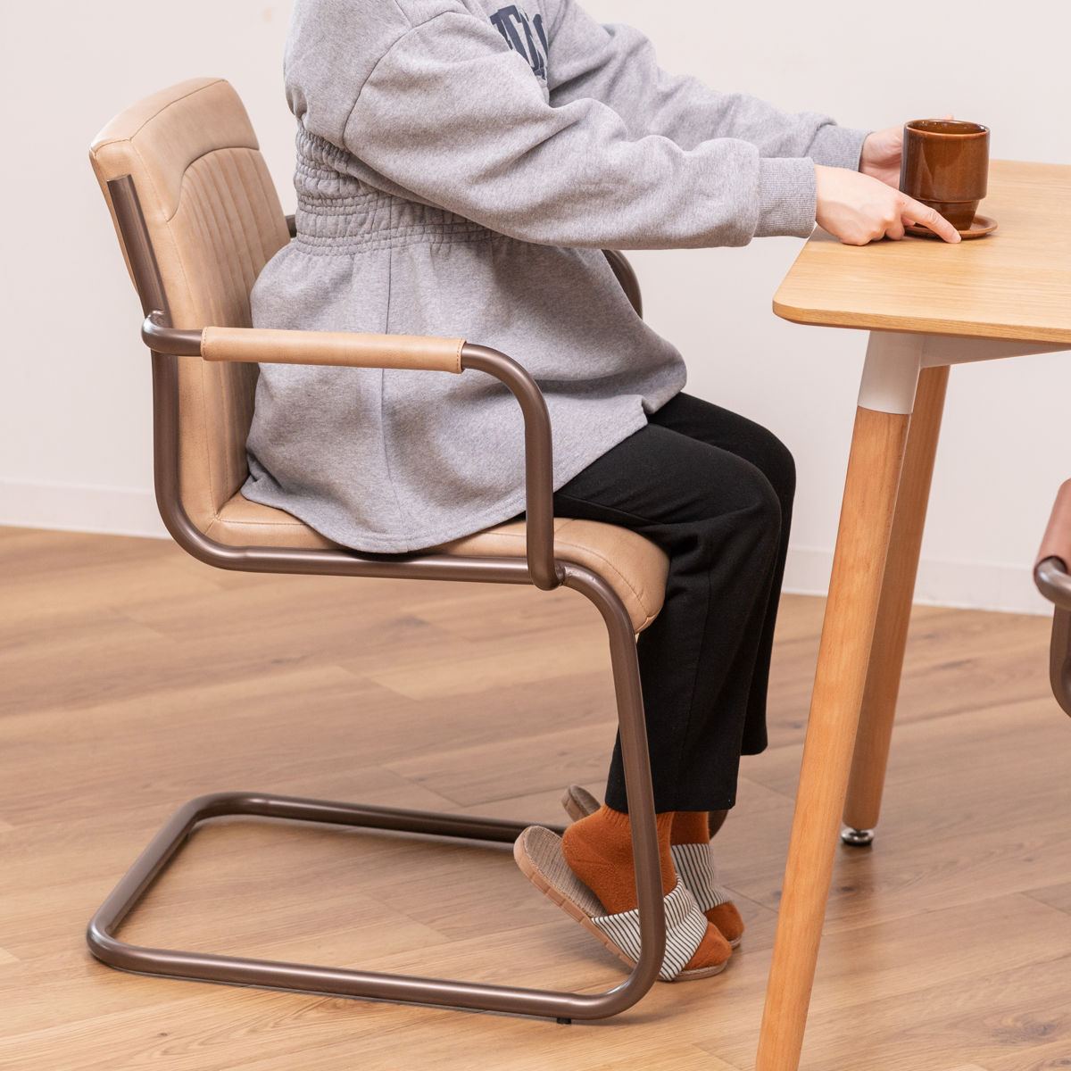 東谷 ダイニングチェア 座面高46cm スチール ソフトレザー （ レザー調