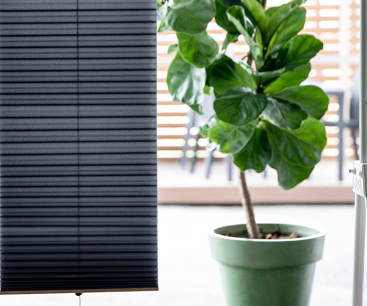 小窓用 スクリーン 断熱 幅35×丈90cm 突っ張り棒なし ハニカムシェード