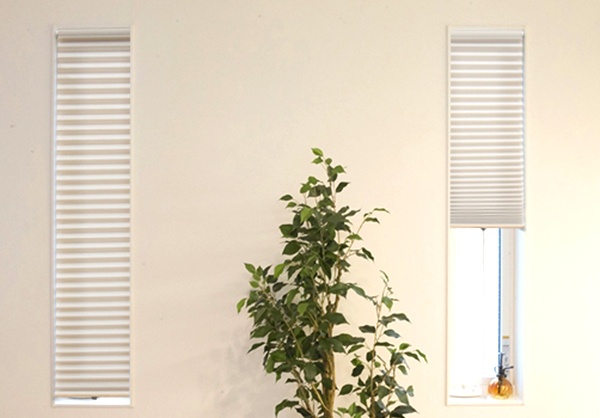 小窓用 スクリーン 断熱 幅59×丈90cm 突っ張り棒なし ハニカムシェード