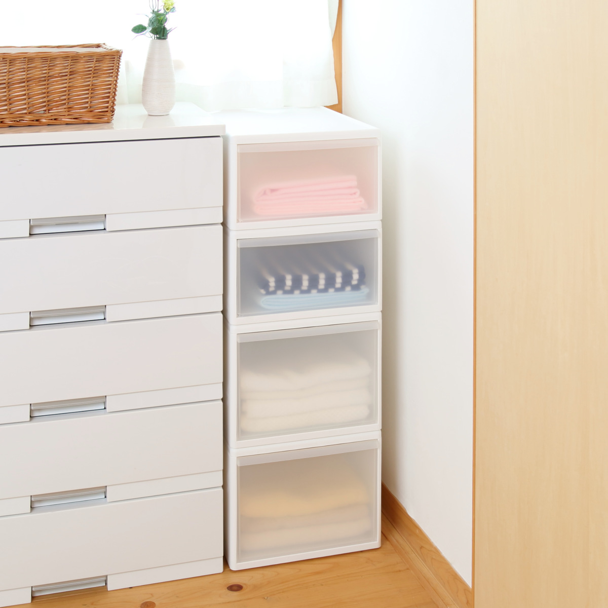 収納ケース ワイド L 幅34×奥行46.5×高さ28cm プラスチック 引き出し 収納 日本製 同色3個セット （ 収納ボックス 衣装 ケース クローゼット 積み重ね ）の画像