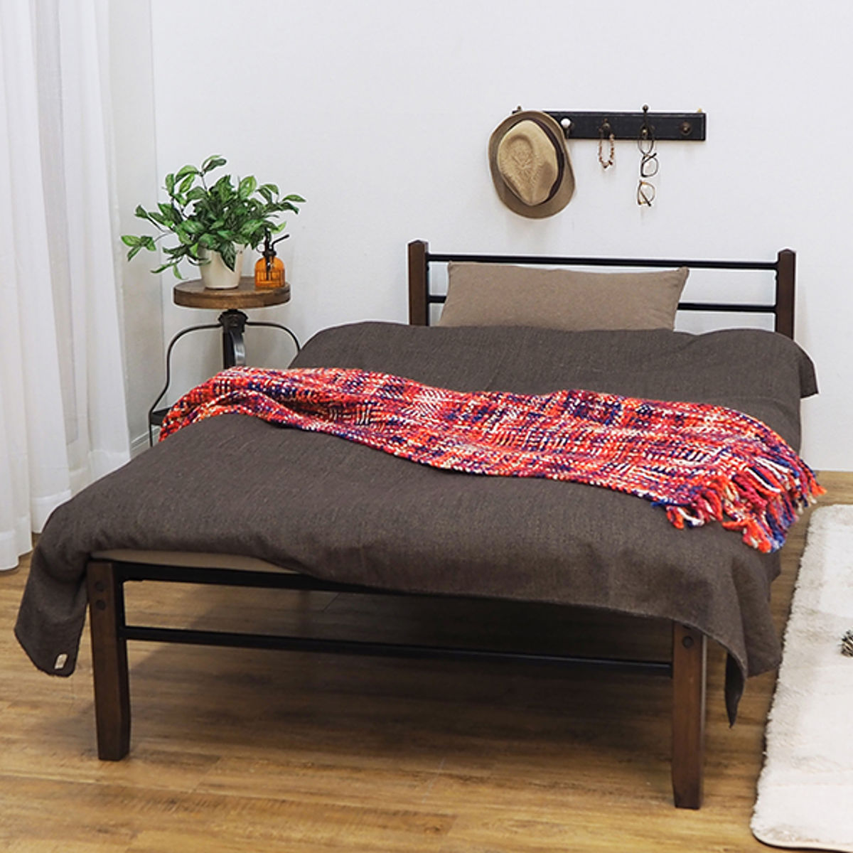 スチールベッド シングル 木脚 異素材 メッシュ床 モノトーン