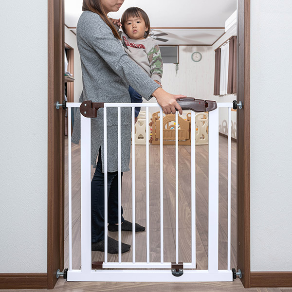 【ペットゲート】スチールゲート II 150 ホワイト【新品未開封】 ベビーゲート 本体 突っ張り スチールゲート2 KISSBABY ホワイト