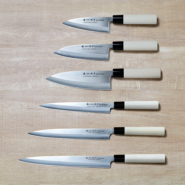 出刃包丁 13.5cm 濃州正宗 日本製 ステンレス 白木柄 （ 出刃 包丁 魚