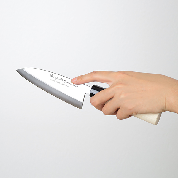 出刃包丁 15.5cm 濃州正宗 日本製 ステンレス 白木柄 （ 出刃 包丁 魚