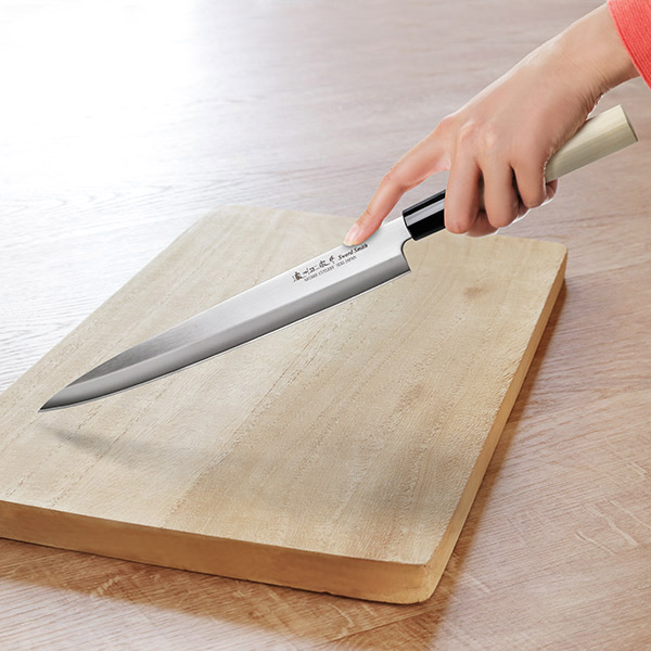 刺身包丁 行秀作 別打 サイズ 全長39,5cm刃26cm厚約4mm★送料無料 刺身包丁 27cm 濃州正宗 日本製 ステンレス 白木柄 （ 刺身 包丁 柳刃