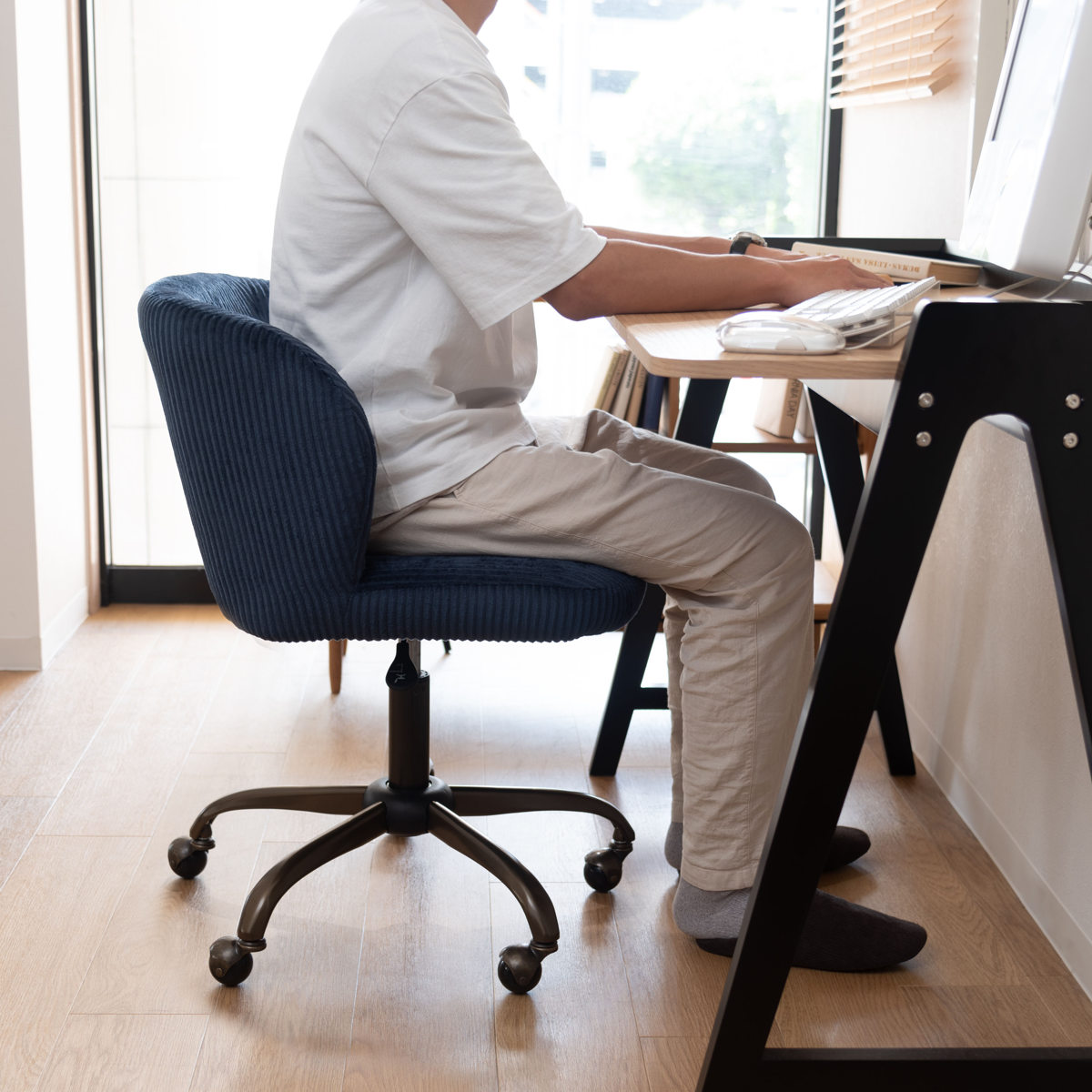 東谷 オフィスチェア ローバック デスクチェアー 座面高43〜52cm