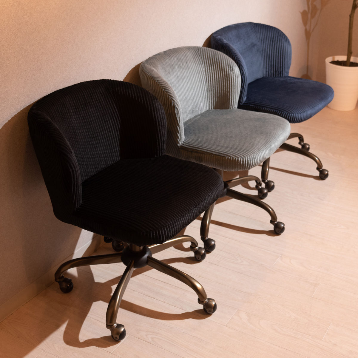 東谷 オフィスチェア ローバック デスクチェアー 座面高43〜52cm