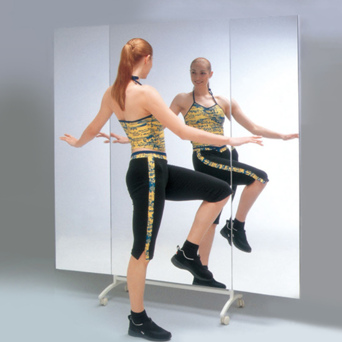 割れない鏡 リフェクスミラー キャスター付きスポーツミラー 三面鏡