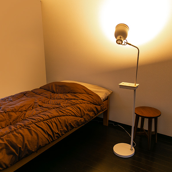 イシグロ フロアライト LED付き 3段階調光 充電機能付き タッチ
