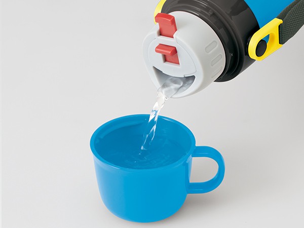 水筒 ステンレス 直飲み コップ 2way 軽量 トミカ 600ml 子供 （ 保温