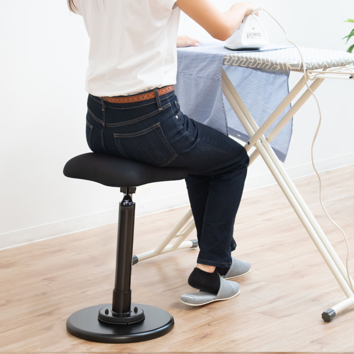 ルネセイコウ スイングスツール 座面高54〜78cm 高さ調節 ツイスト