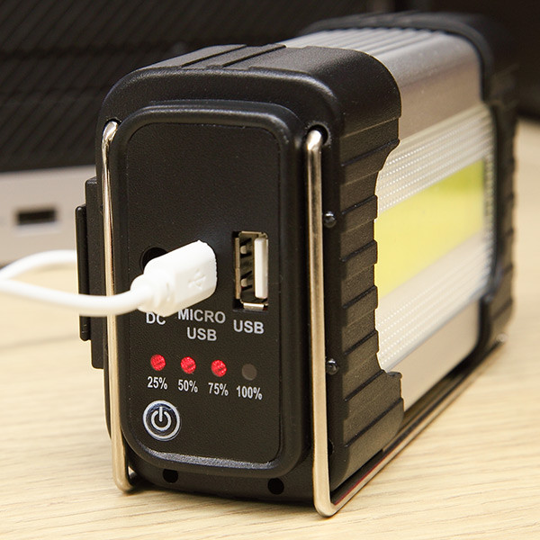 LEDライト ポータブルライト バッテリー機能付き （ 充電器 ライト