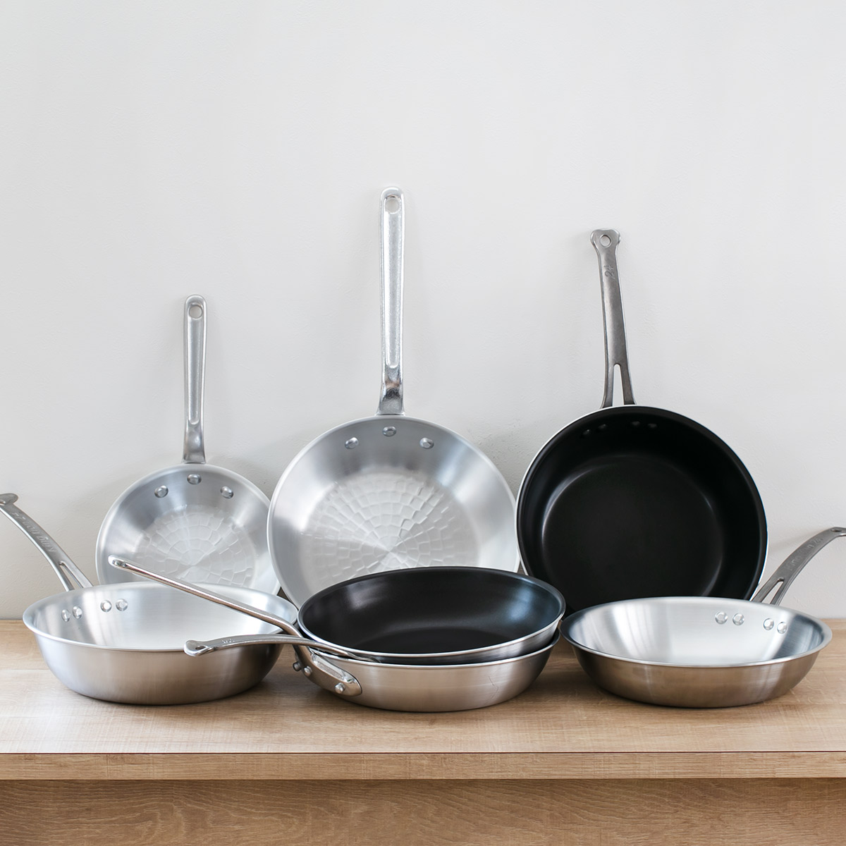 フライパン 18cm 浅型 アルミ製 フッ素樹脂加工 シルクフライパン 日本