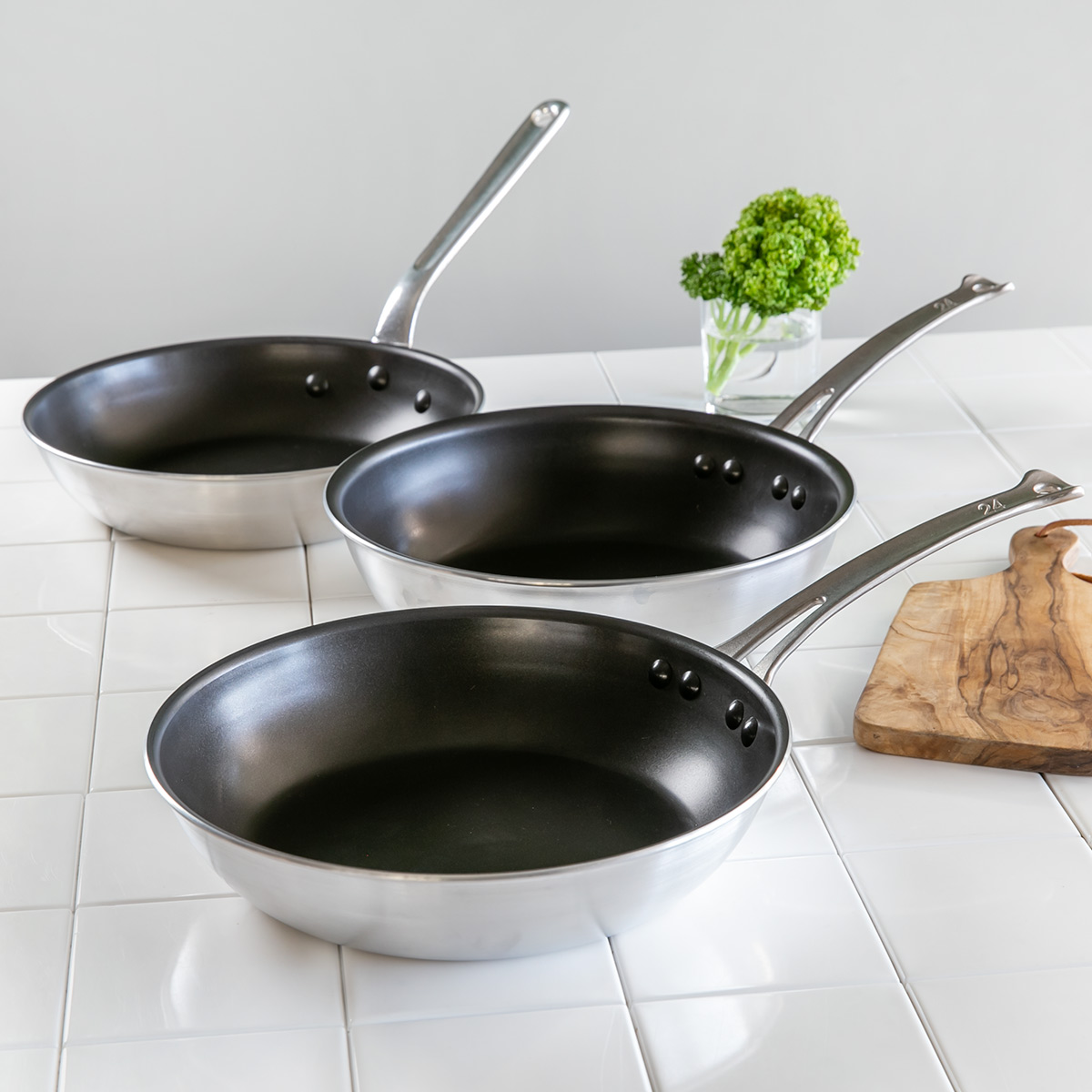 フライパン 24cm 浅型 アルミ製 フッ素樹脂加工 シルクフライパン 日本