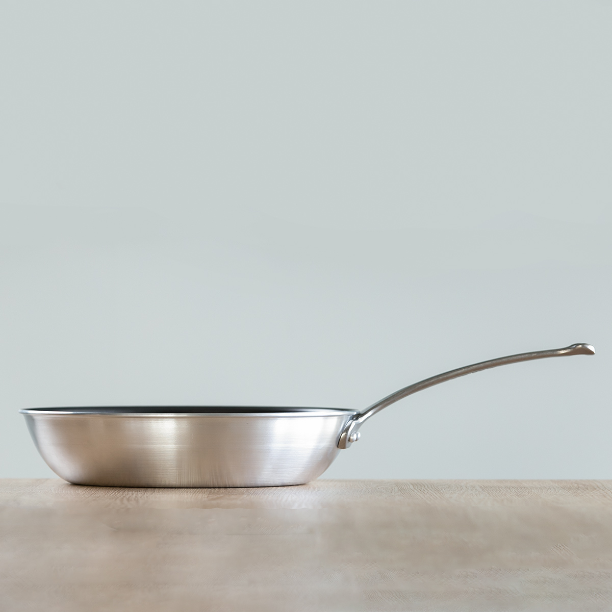 フライパン 24cm 浅型 アルミ製 フッ素樹脂加工 シルクフライパン 日本