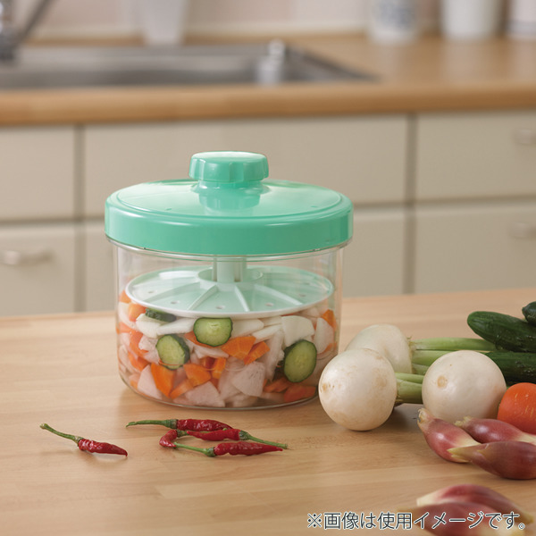 漬物入器 TONBO（新輝合成） 漬物容器 800ml 丸型 即席つけもの器 マミー 重石